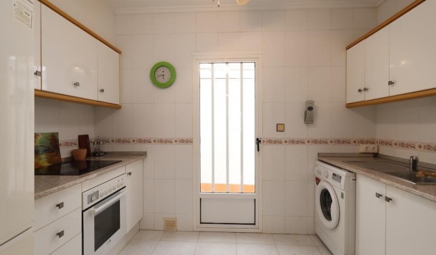 Resale - Bungalow -
Torrevieja - Costa Blanca