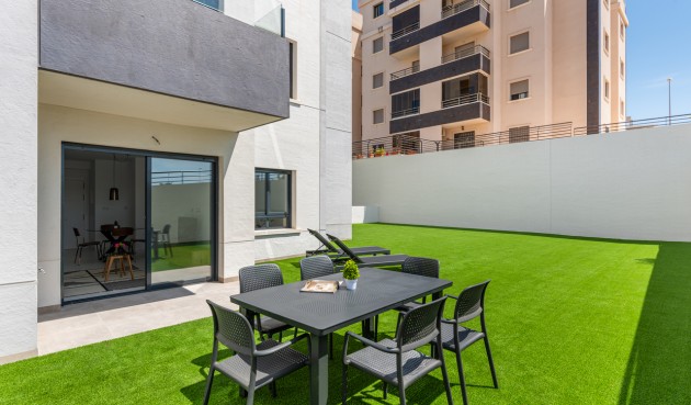 Återförsäljning - Apartment -
San Miguel de Salinas - Inland