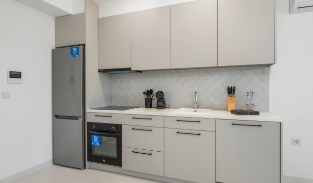 Återförsäljning - Apartment -
San Miguel de Salinas - Inland