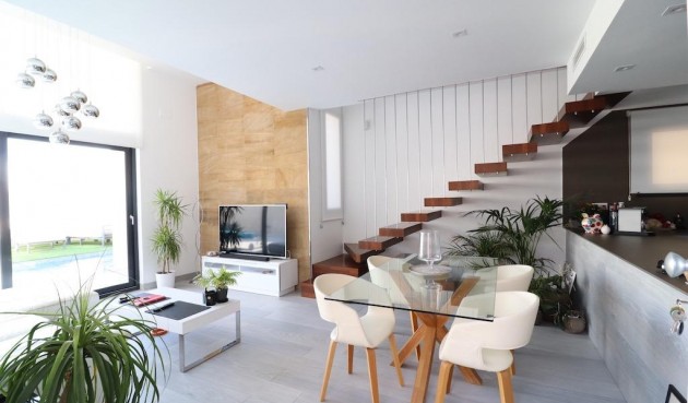 Återförsäljning - Villa -
Orihuela Costa - Costa Blanca