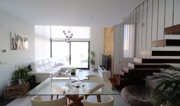 Återförsäljning - Villa -
Orihuela Costa - Costa Blanca