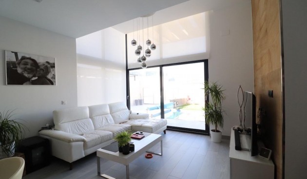 Återförsäljning - Villa -
Orihuela Costa - Costa Blanca