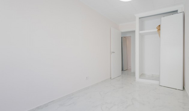 Resale - Apartment -
Torrevieja - Costa Blanca