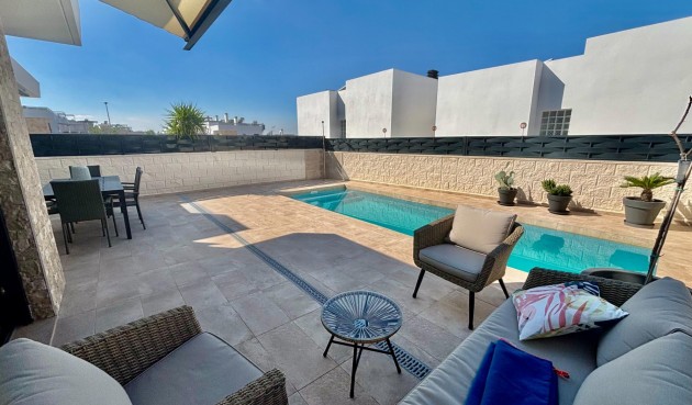 Återförsäljning - Villa -
Benijofar - Pueblo 4