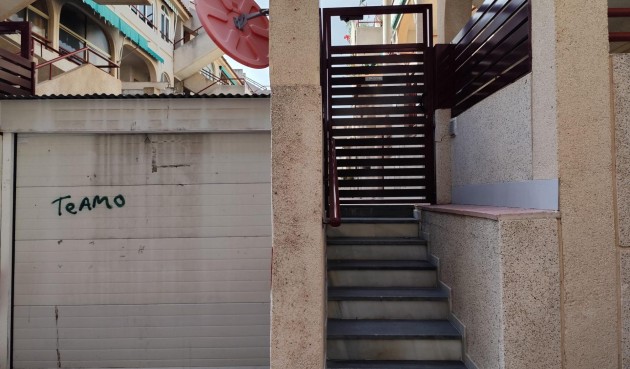 Resale - Apartment -
Torrevieja - Acequion