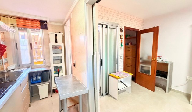 Brukt - Apartment -
Torrevieja - Playa De Los Naufragos