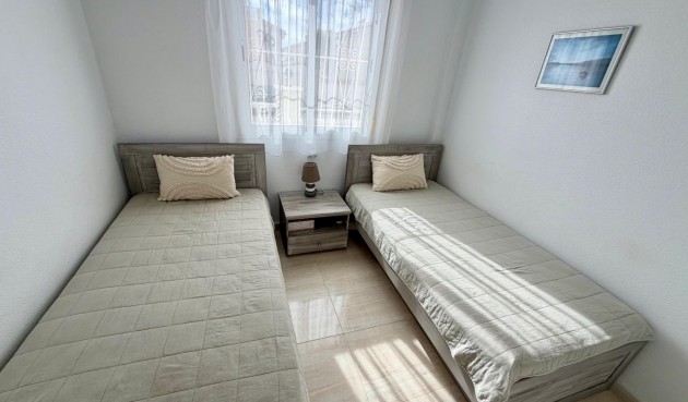 Återförsäljning - Semi Detached -
Rojales - Pueblo