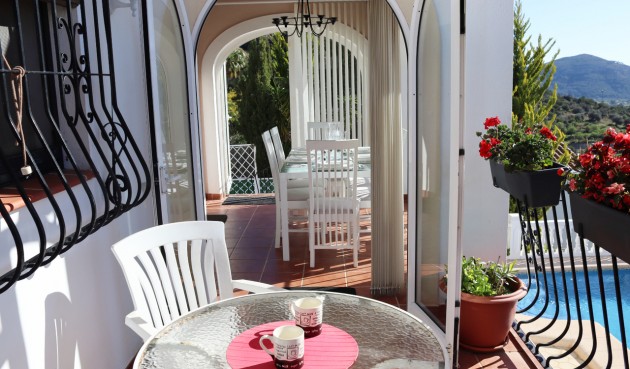 Återförsäljning - Villa -
Benigembla - Inland