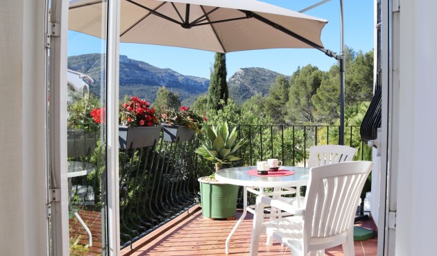 Återförsäljning - Villa -
Benigembla - Inland