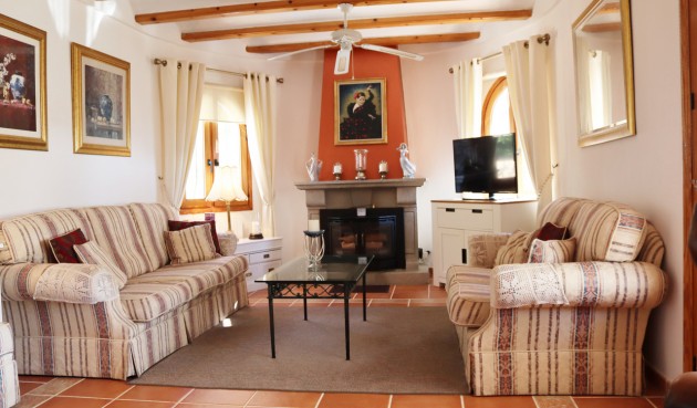 Återförsäljning - Villa -
Benigembla - Inland