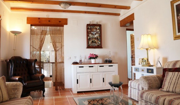 Återförsäljning - Villa -
Benigembla - Inland