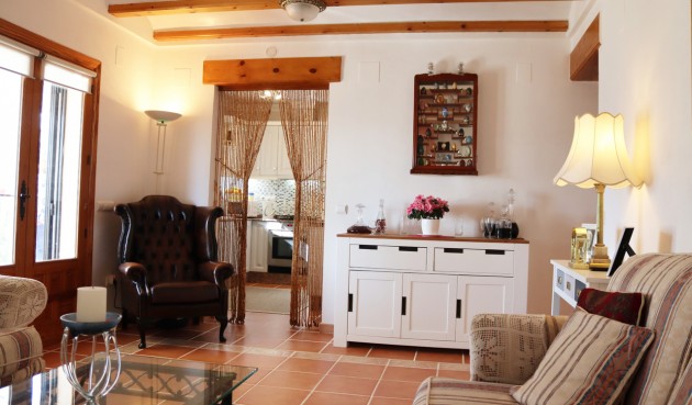 Återförsäljning - Villa -
Benigembla - Inland