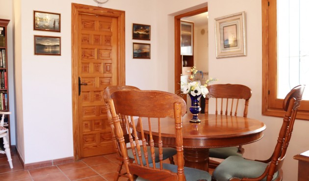 Återförsäljning - Villa -
Benigembla - Inland