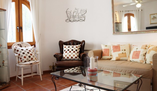 Återförsäljning - Villa -
Benigembla - Inland