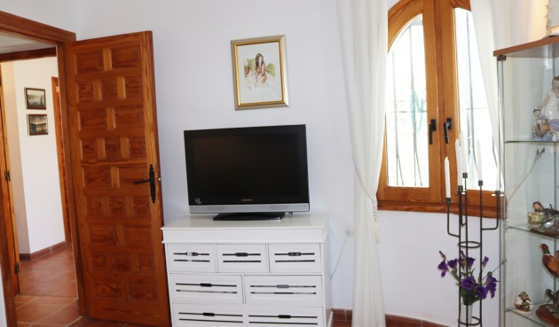 Återförsäljning - Villa -
Benigembla - Inland