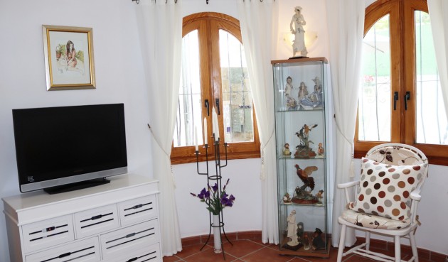 Återförsäljning - Villa -
Benigembla - Inland