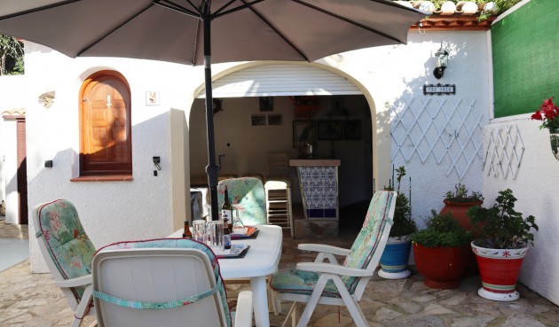 Återförsäljning - Villa -
Benigembla - Inland