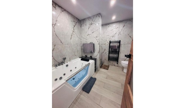 Reventa - Town House -
San Miguel de Salinas - Inland