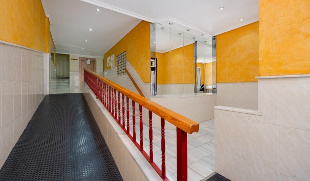 Resale - Apartment -
Torrevieja - Playa del Cura