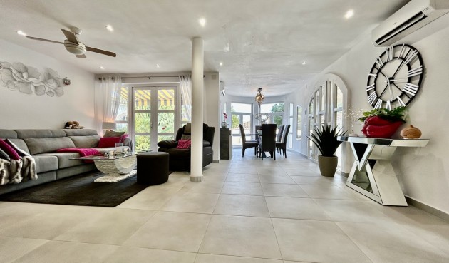 Reventa - Villa -
Cabo Roig - Costa Blanca