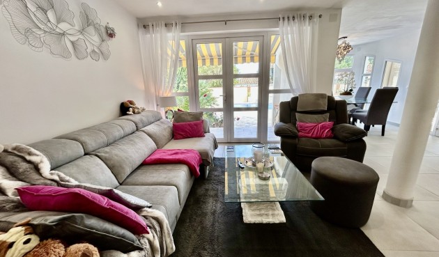 Reventa - Villa -
Cabo Roig - Costa Blanca