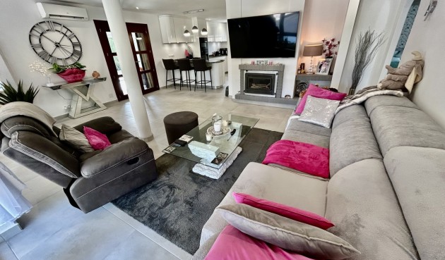 Reventa - Villa -
Cabo Roig - Costa Blanca