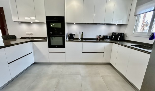 Reventa - Villa -
Cabo Roig - Costa Blanca