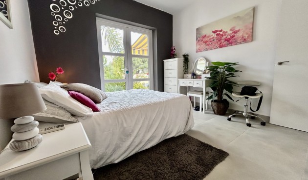 Reventa - Villa -
Cabo Roig - Costa Blanca