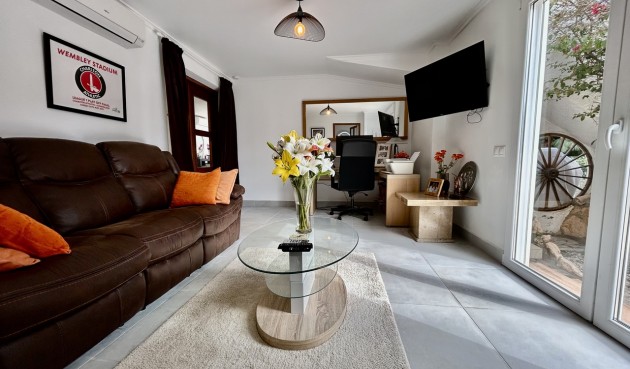 Reventa - Villa -
Cabo Roig - Costa Blanca