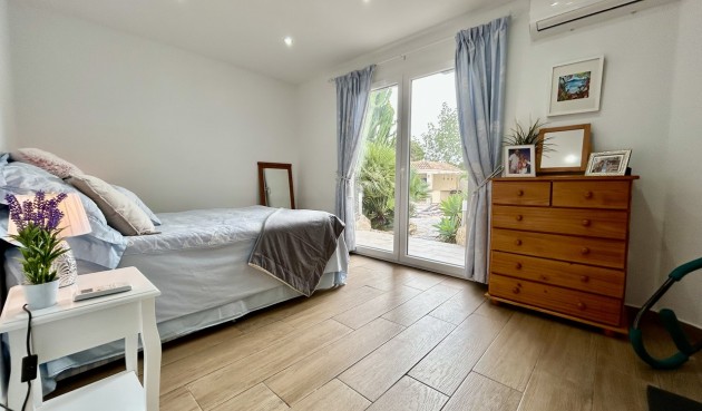 Reventa - Villa -
Cabo Roig - Costa Blanca