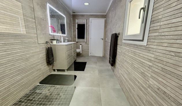 Reventa - Villa -
Cabo Roig - Costa Blanca