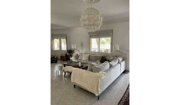 Resale - Villa -
Rojales - La Marquesa