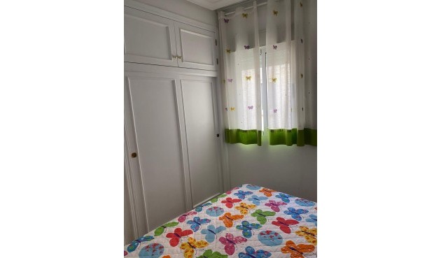 Återförsäljning - Takvåning -
Torrevieja - Estacion De Autobuses