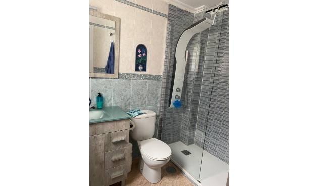 Återförsäljning - Takvåning -
Torrevieja - Estacion De Autobuses