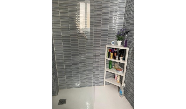 Återförsäljning - Takvåning -
Torrevieja - Estacion De Autobuses