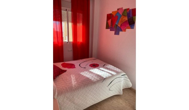 Återförsäljning - Takvåning -
Torrevieja - Estacion De Autobuses