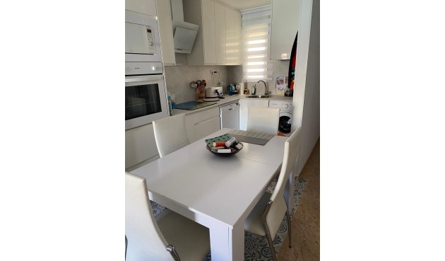 Återförsäljning - Takvåning -
Torrevieja - Estacion De Autobuses