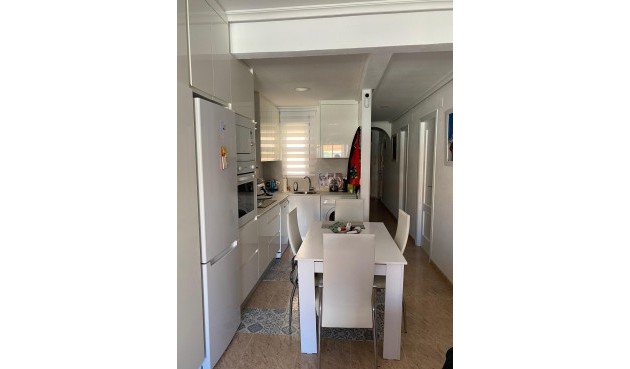 Återförsäljning - Takvåning -
Torrevieja - Estacion De Autobuses