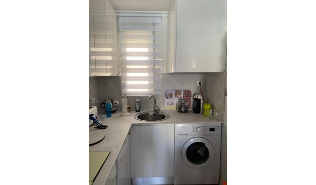 Återförsäljning - Takvåning -
Torrevieja - Estacion De Autobuses