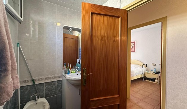 Återförsäljning - Apartment -
Torrevieja - Estacion De Autobuses