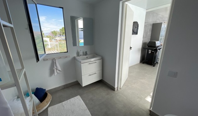 Återförsäljning - Villa -
Orihuela - Inland