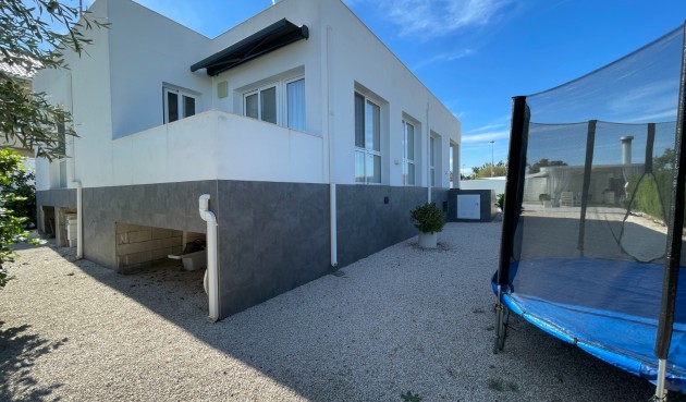 Återförsäljning - Villa -
Orihuela - Inland