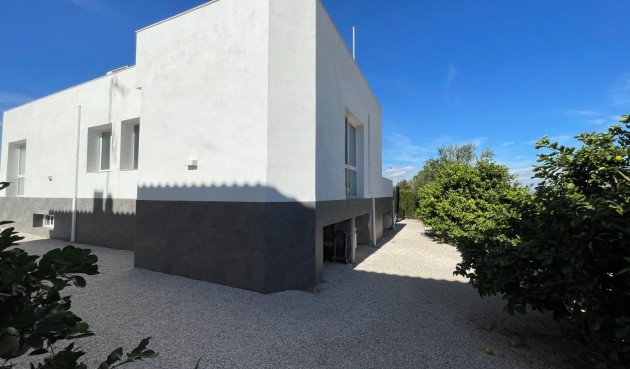 Återförsäljning - Villa -
Orihuela - Inland