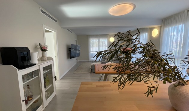 Återförsäljning - Villa -
Orihuela - Inland