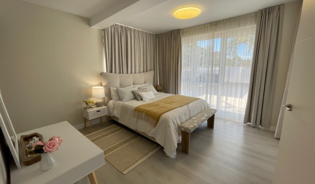 Återförsäljning - Villa -
Orihuela - Inland