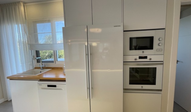 Återförsäljning - Villa -
Orihuela - Inland