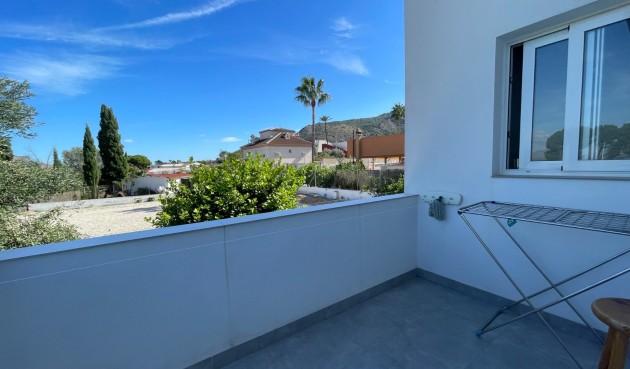 Återförsäljning - Villa -
Orihuela - Inland