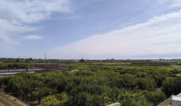 Återförsäljning - Villa -
El Raso - Costa Blanca