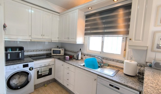 Återförsäljning - Villa -
El Raso - Costa Blanca