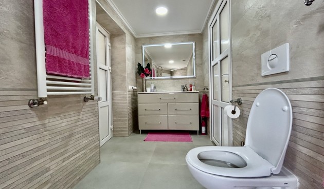 Återförsäljning - Villa -
Cabo Roig - Costa Blanca